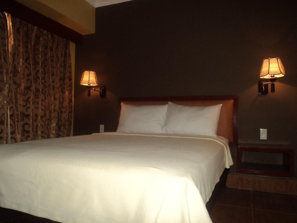 พามูลินาเว็นโฮเต็ล Hotel ลาวัก ภายนอก รูปภาพ