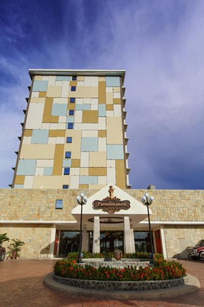 พามูลินาเว็นโฮเต็ล Hotel ลาวัก ภายนอก รูปภาพ
