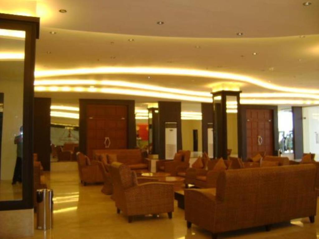 พามูลินาเว็นโฮเต็ล Hotel ลาวัก ภายนอก รูปภาพ